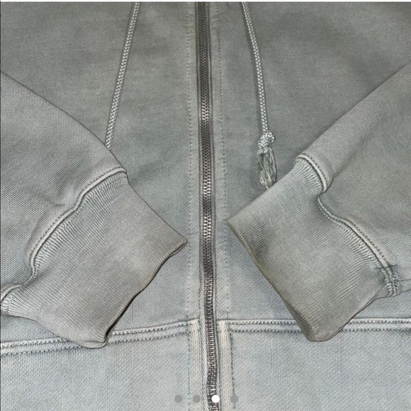 SOLD ON IG - Picture 2 of 4